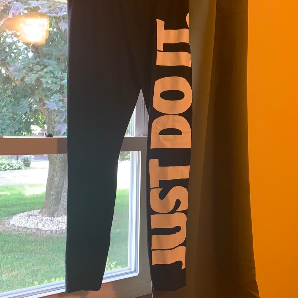 Medium women’s Nike leggings